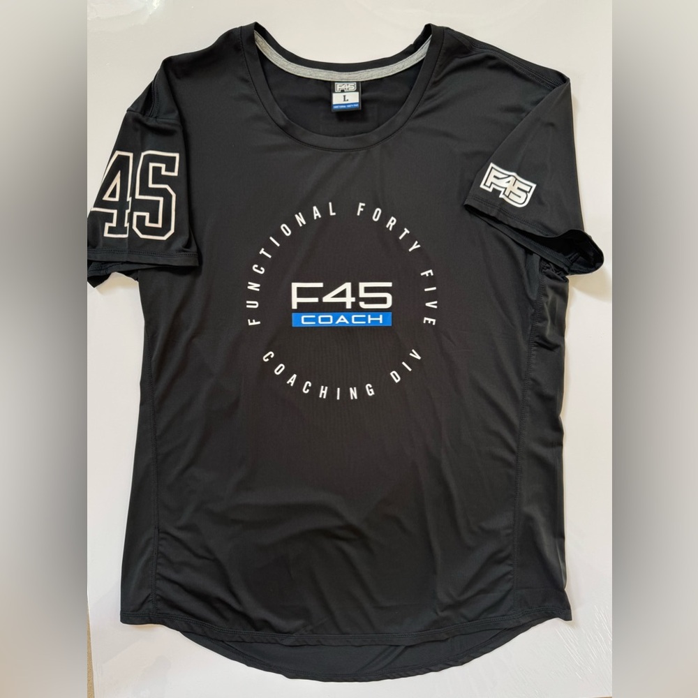 F45 Training Coach Black Short Sleeve Tee Woman’s Size L